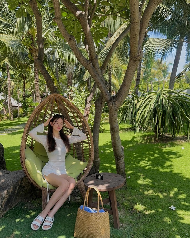 Em gai thu mon doi tuyen Viet Nam bung no visual tuoi 18-Hinh-3