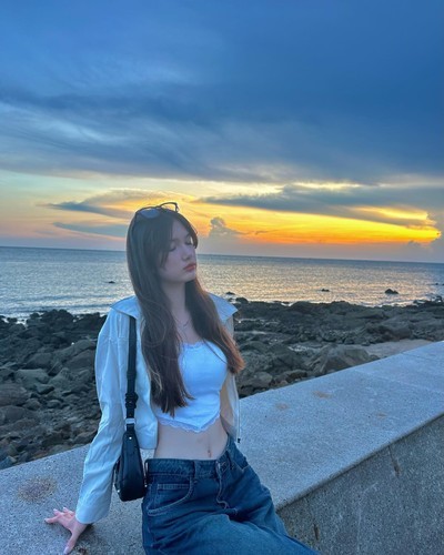 Em gai thu mon doi tuyen Viet Nam bung no visual tuoi 18-Hinh-6