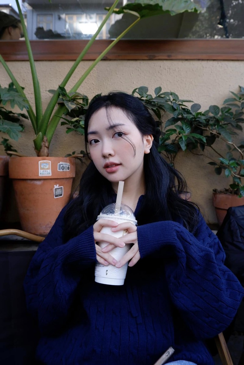 Hot girl Bac Giang lay chong cau thu xinh nhat dan WAGs Viet-Hinh-7