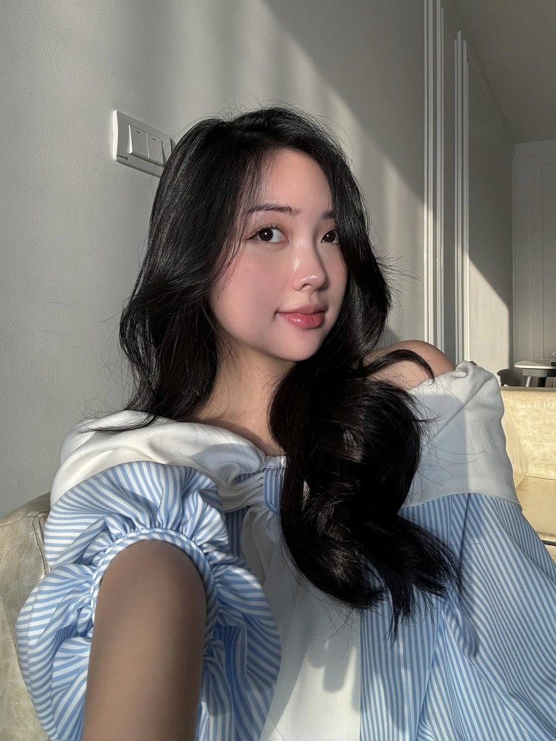 Hot girl Bac Giang lay chong cau thu xinh nhat dan WAGs Viet-Hinh-9
