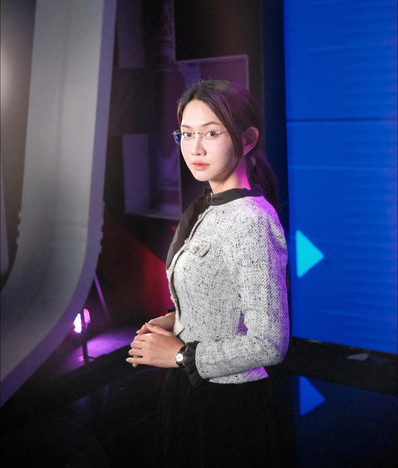 Le Bong ra canh bao, hinh anh ca nhan bi loi dung lua dao-Hinh-6