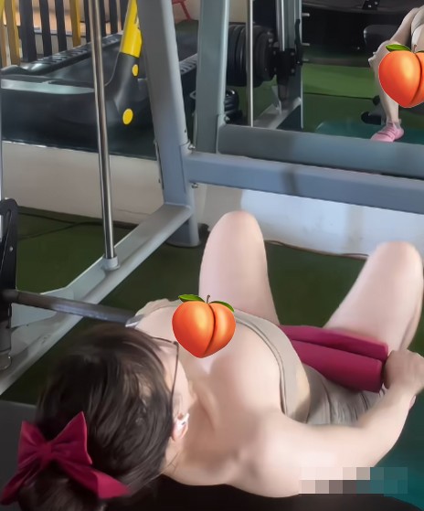 Hot girl phong gym dang clip o ep vong 1, netizen thay 