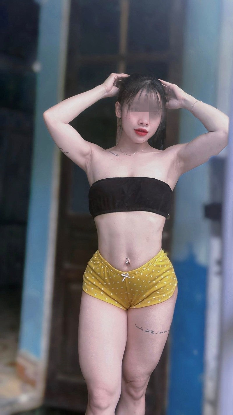 Hot girl phong gym dang clip o ep vong 1, netizen thay 