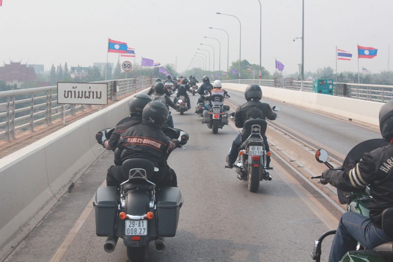 Nhung chien binh Harley cua H.O.G. Saigon lan banh tren dat Thai-Hinh-2