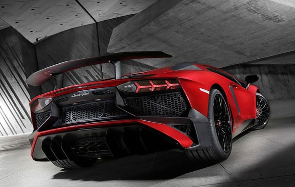 Lamborghini dat doanh thu 629 trieu Euro nam 2014