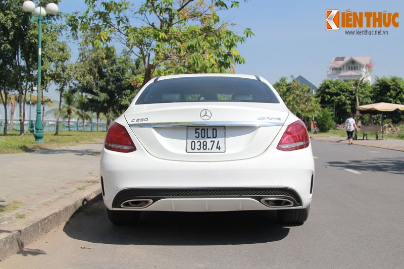 Trai nghiem Mercedes C250 AMG tren pho Sai Gon-Hinh-2