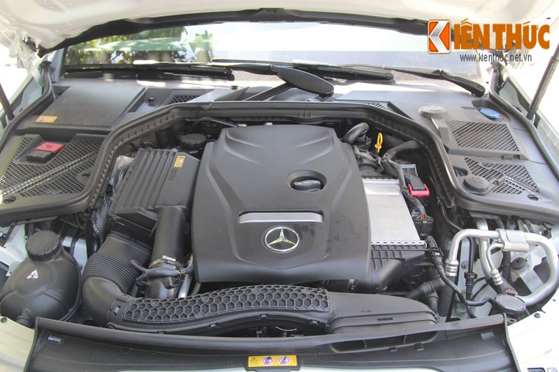 Trai nghiem Mercedes C250 AMG tren pho Sai Gon-Hinh-6