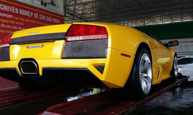 Sieu bo Murcielago LP640 tai Viet Nam lai bo pho len rung