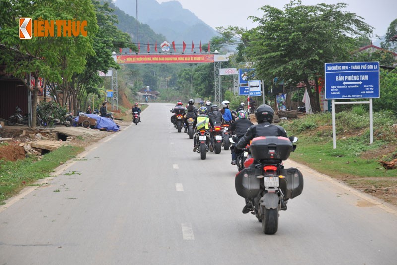 Dan moto Ducati treo deo, loi suoi thien nguyen Son La-Hinh-8