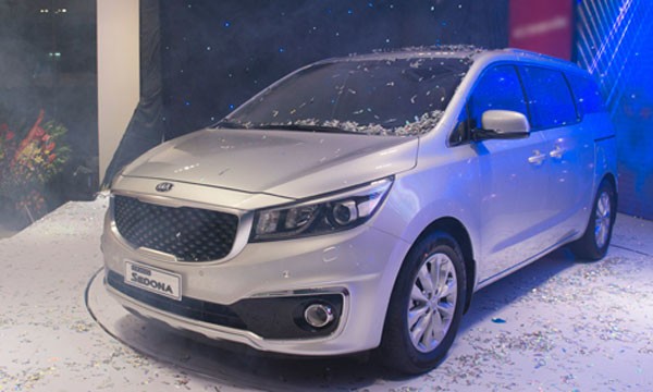 Kia Grand Sedona 2015 co gia 1,18 ty tai Viet Nam