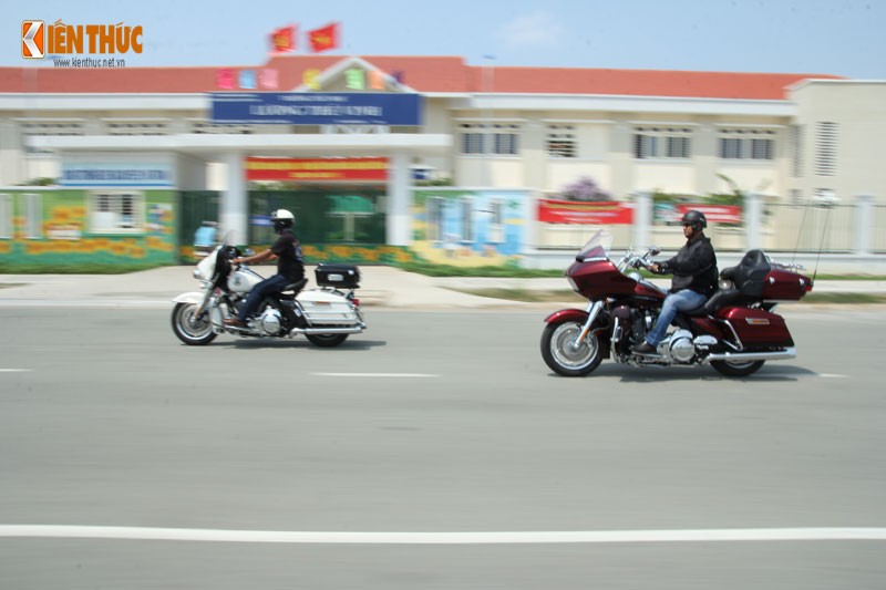 Soi cap doi Harley touring tien ty chinh hang tai Viet Nam-Hinh-10