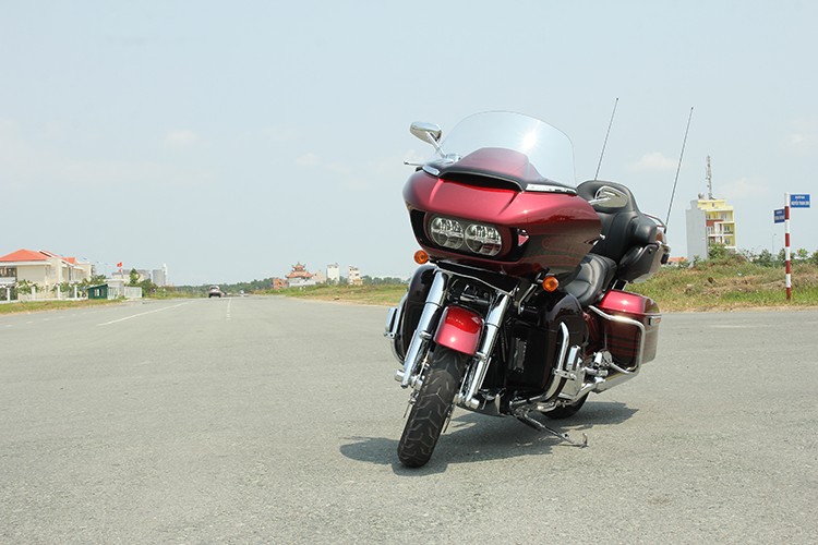 Cam lai CVO Road Glide Ultra gia 2,1 ty tai Viet Nam-Hinh-15