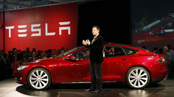 Dat doanh thu ky luc, Tesla van lo 154,2 trieu USD