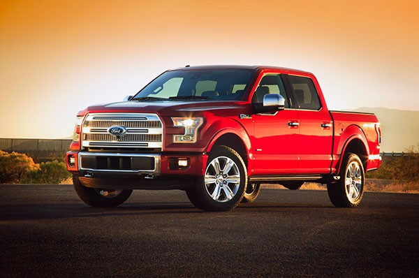 Ford bao loi truc lai voi hang nghin xe pick-up 2015