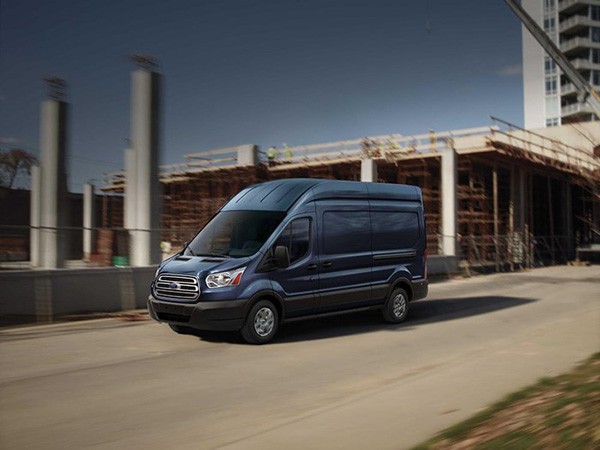 Ford bat ngo ra mat Transit phien ban 2016