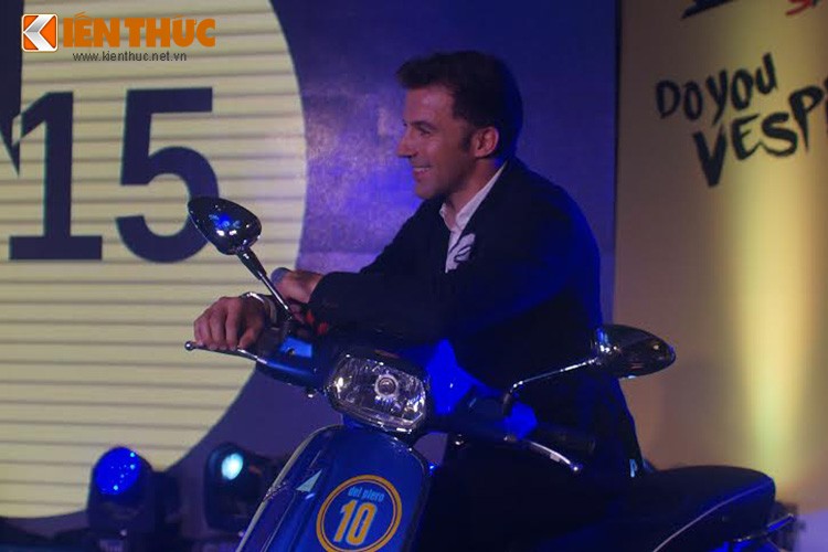 Ha Noi, “doc ban” Vespa Sprint-DelPiero dau gia duoc 350 trieu-Hinh-5