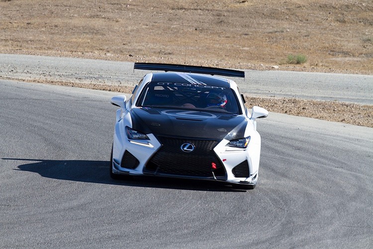 Lexus tan cong Pikes Peak voi 