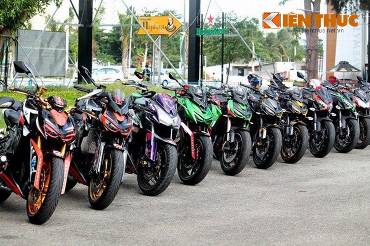 Hang chuc chiec Kawasaki Z1000 lan banh ve mien Tay-Hinh-2