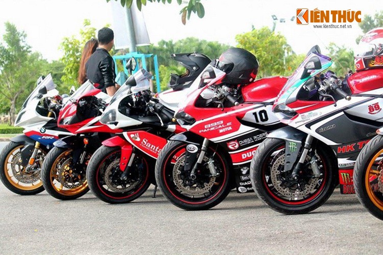 Hang chuc chiec Kawasaki Z1000 lan banh ve mien Tay-Hinh-8