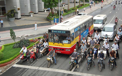 Ha Noi se bo phi bao tri duong bo voi xe may?