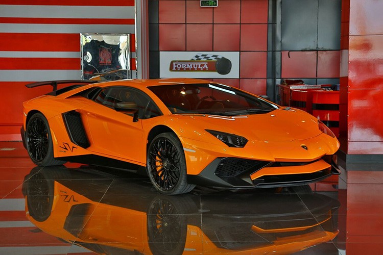 “Sieu bo” Aventador SV co gia 650.000 do tai Dubai-Hinh-3