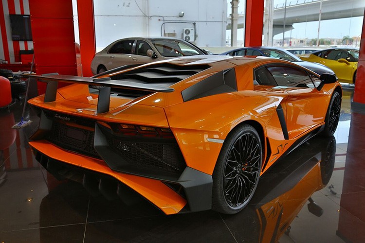 “Sieu bo” Aventador SV co gia 650.000 do tai Dubai-Hinh-5