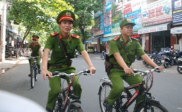 Soi xe dap chuyen dung tuan tra cua Cong an Ha Noi-Hinh-3