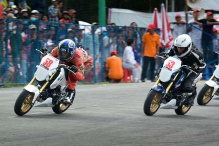 Hang chuc tay dua tu hoi tai Honda Motor Racing Da Nang-Hinh-2