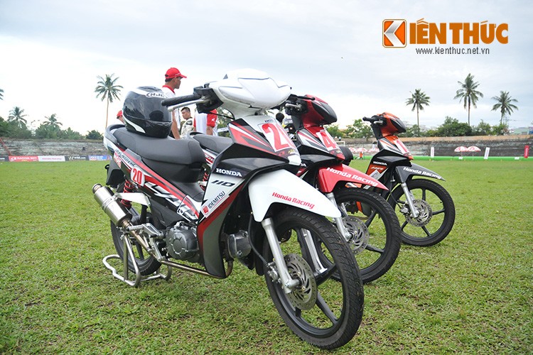 Xe so Honda Blade 110 duoc “len doi” nhung gi de dua?