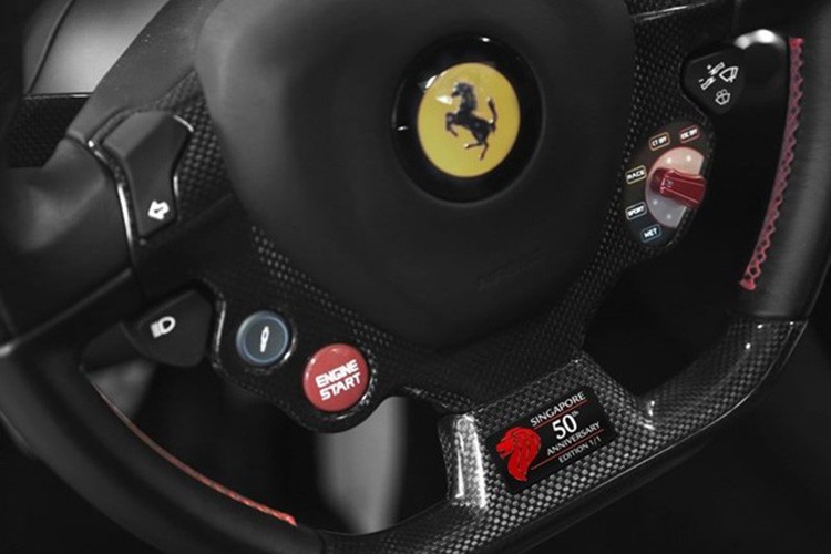 Ferrari F12 ban dac biet ky niem 50 nam Singapore doc lap-Hinh-6