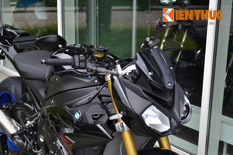 Ngam nakedbike BMW S1000R 