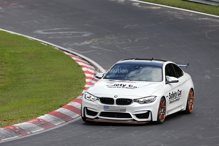 Mau BMW M4 GTS bat ngo xuat hien tren duong thu