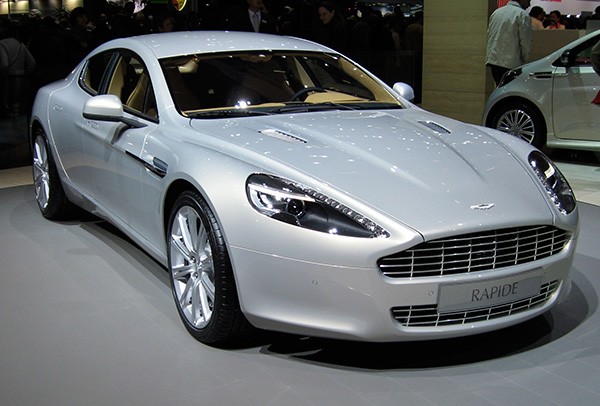 Aston Martin san xuat sieu xe chay dien canh tranh voi Tesla-Hinh-2