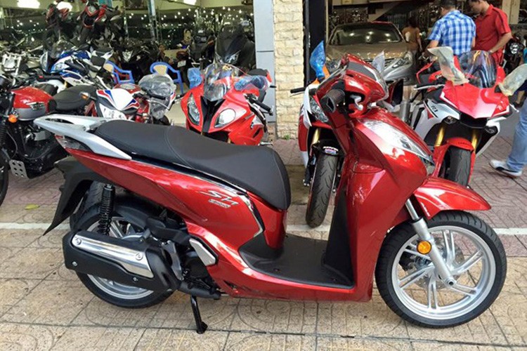 Khui thung Honda SH300i 2015 dau tien ve Viet Nam-Hinh-12