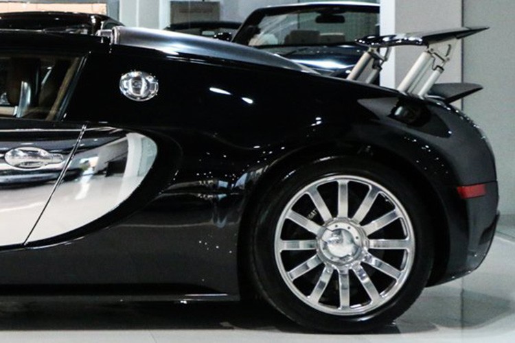 Ngam Bugatti Veyron chrome gia 1,29 trieu USD tai Dubai-Hinh-5