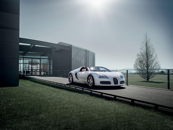 Bugatti Chiron se co gia 2.45 trieu USD-Hinh-2