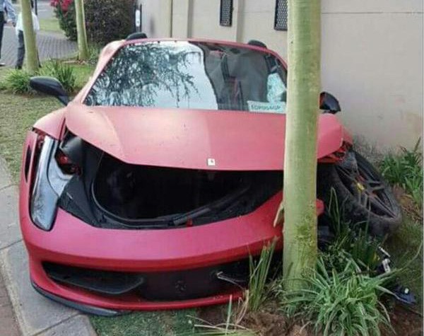 Sieu xe Ferrari 458 Italia vua mua hai ngay da thanh 