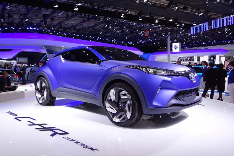 Toyota C-HR se la doi thu 