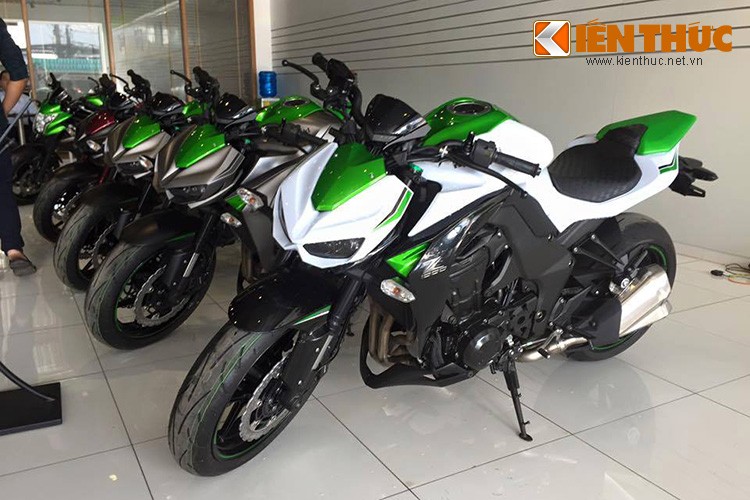 Dap thung Kawasaki Z1000 2016 trang dau tien ve Viet Nam