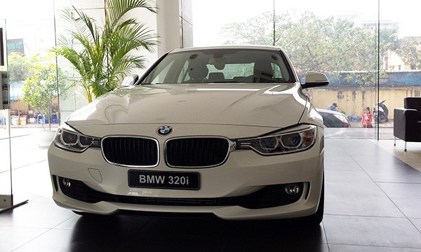 BMW 3 Series 2015 duoc rao ban 