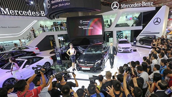 Mercedes se mang 12 mau xe den Vietnam Motoshow 2015