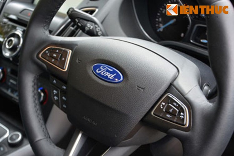 Lo dien loat xe Ford Focus 2016 dau tien ve Viet Nam-Hinh-7