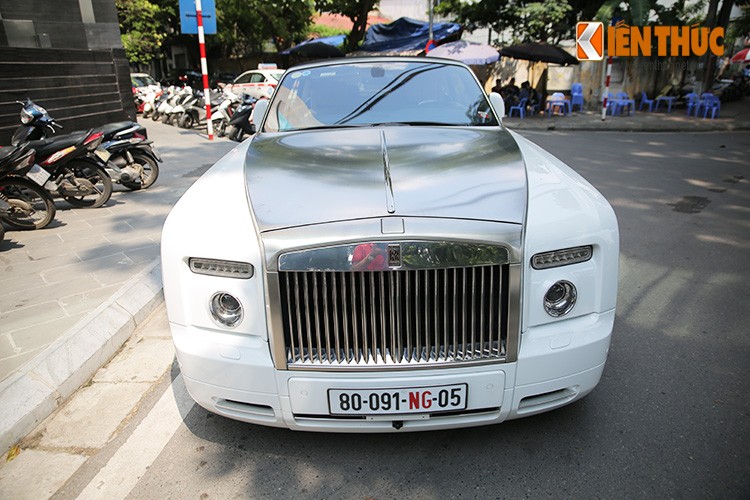 Sieu xe trieu do Rolls-Royce Phantom mui tran tai Ha Noi-Hinh-2