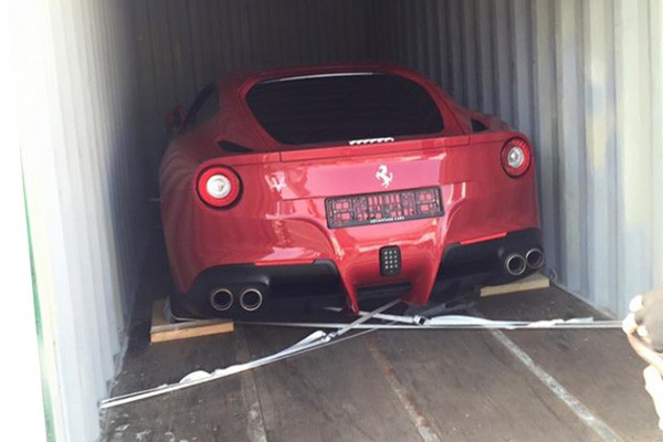 Sieu xe Ferrari F12 Berlinetta am tham 