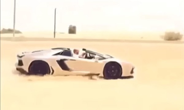 Dai gia Trung Dong loi Lamborghini Aventador ra 