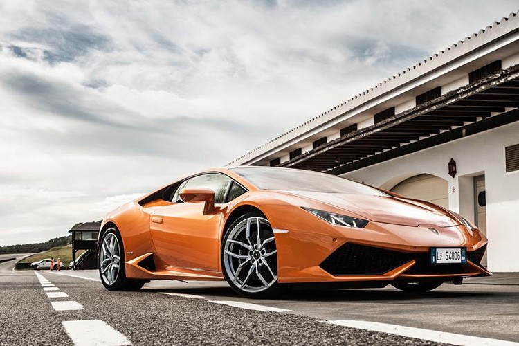 Lamborghini ra mat Huracan 2016 co gia tu 240.000 USD-Hinh-2