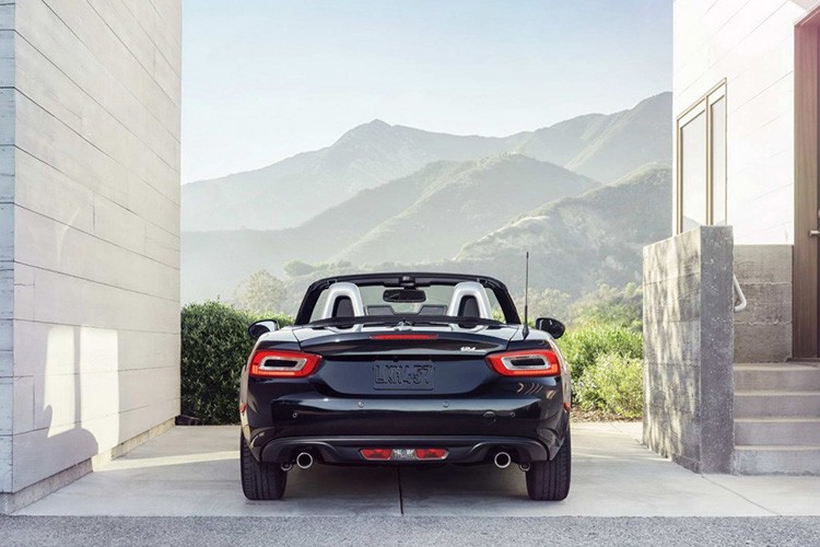 Fiat 124 Spider 