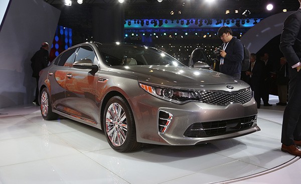 Kia Optima 2016: Chiec sedan hang trung dang mua