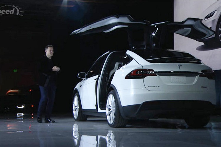 Tesla Model X 70D - sieu xe dien thuc su 