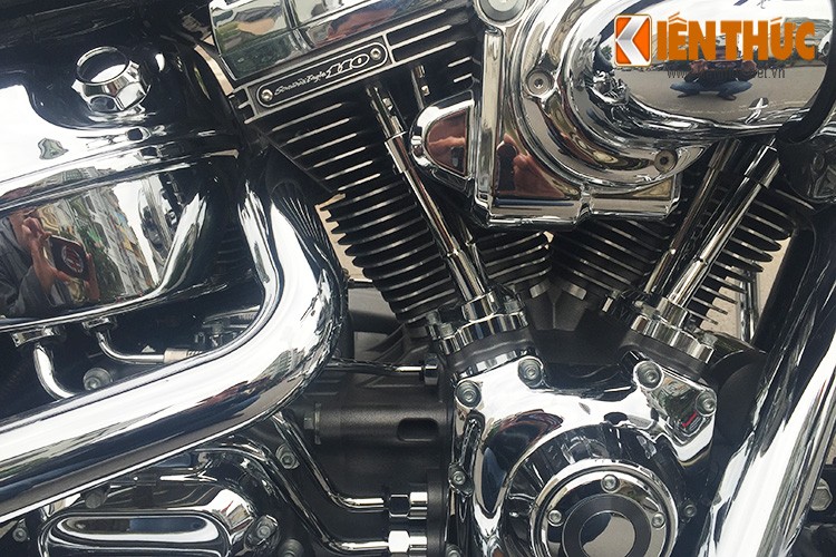 Chi tiet Harley Softail CVO Breakout gia 1,4 ty tai Ha Noi-Hinh-16